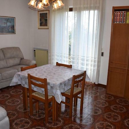 Casa Vacanze Ester Бренцоне-суль-Гарда Экстерьер фото