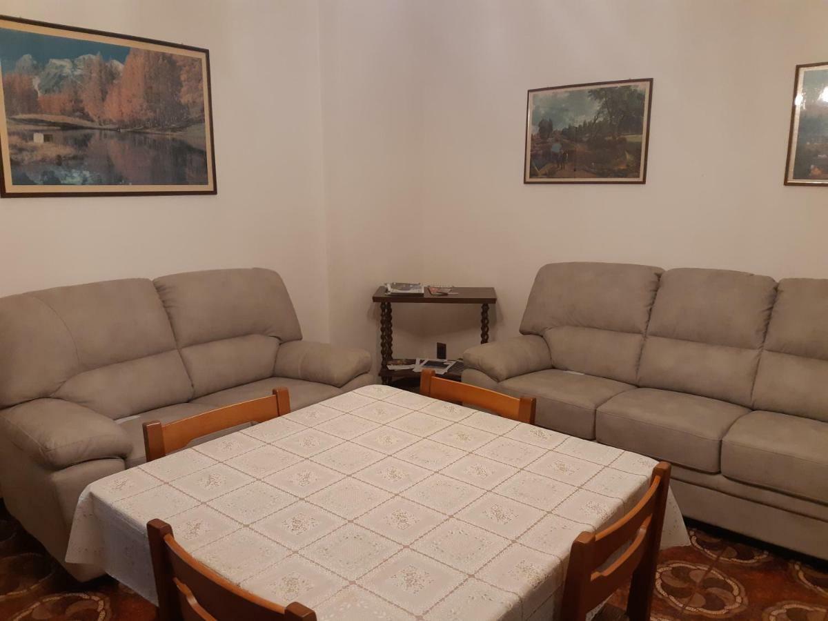 Casa Vacanze Ester Бренцоне-суль-Гарда Экстерьер фото