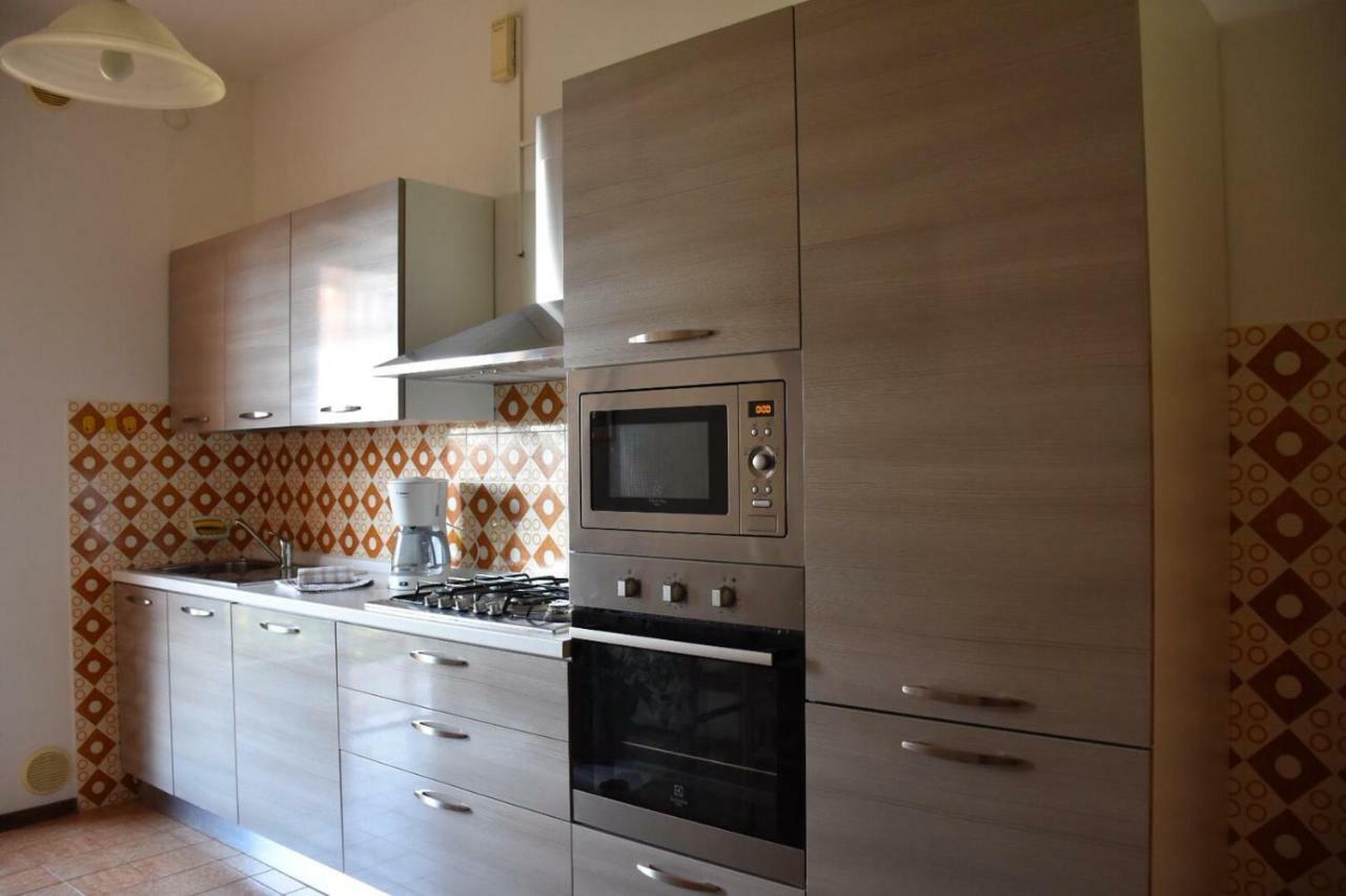 Casa Vacanze Ester Бренцоне-суль-Гарда Экстерьер фото