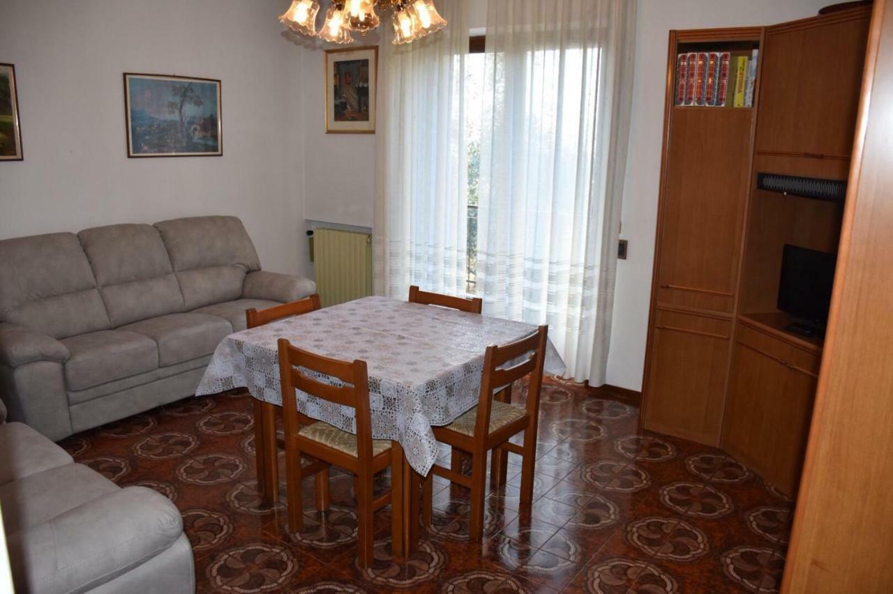 Casa Vacanze Ester Бренцоне-суль-Гарда Экстерьер фото